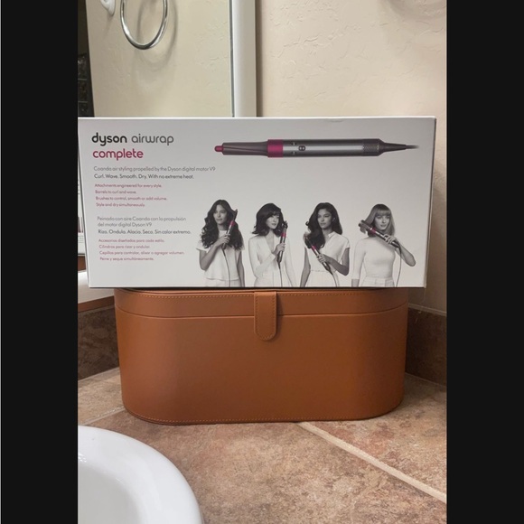 Dyson Dyson Airwrap Complete Styler pink Airwrap Complete with Brown Case - Picture 2 of 3